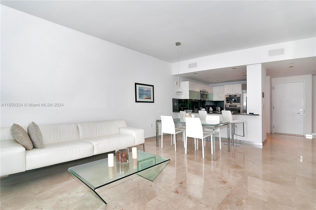 17121 Collins Ave - Photo 5