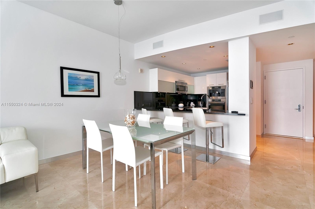 17121 Collins Ave - Photo 10