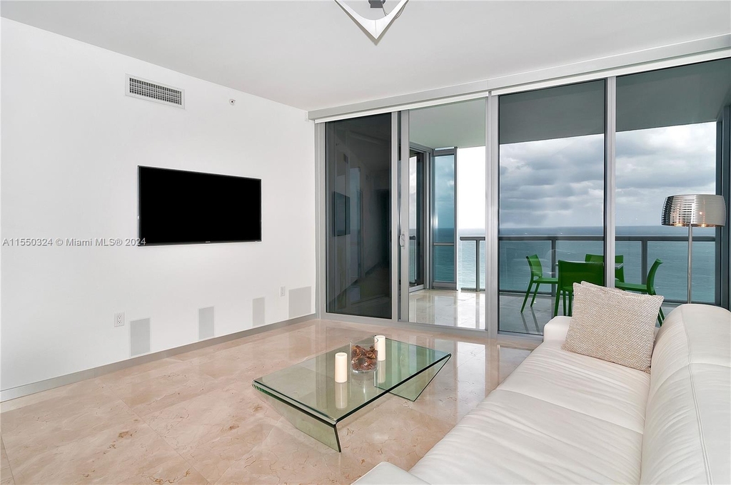 17121 Collins Ave - Photo 7