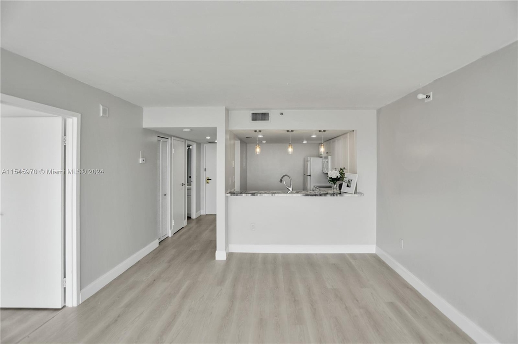 555 Ne 15th St - Photo 16