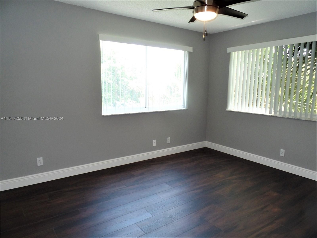 5740 Rock Island Rd - Photo 6