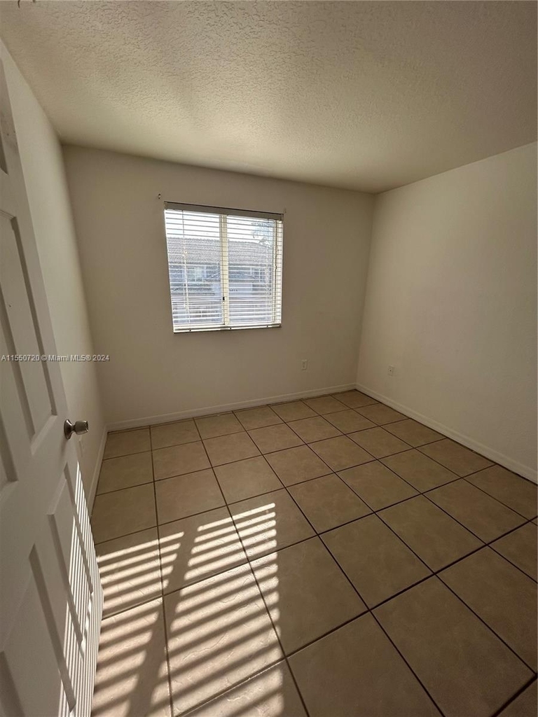 5655 Nw 109th Ave - Photo 1
