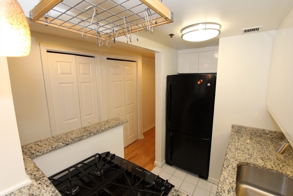 170 Tremont - Photo 6