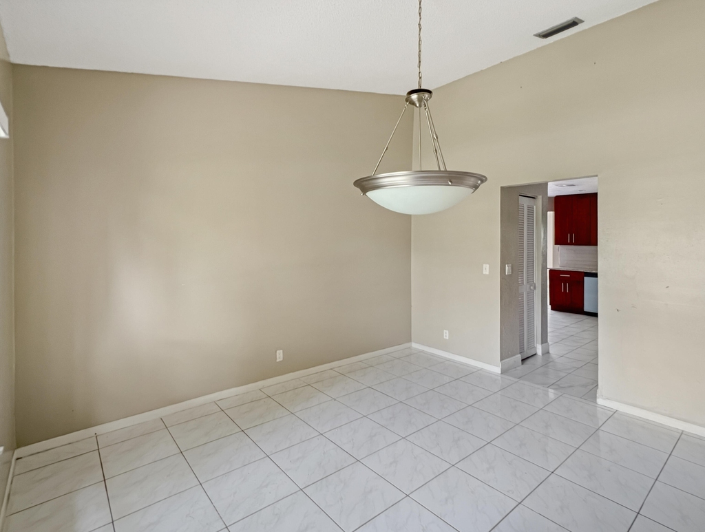 7401 Nw 48 Place - Photo 4