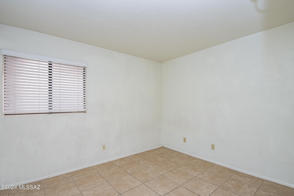 1745 E Glenn Street - Photo 2