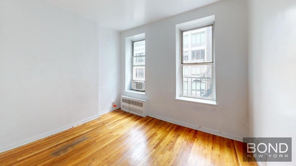 247 West 26th Street - Photo 4