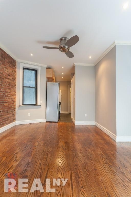 214 East 25th Street - Photo 3