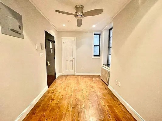 212 East 25th Street - Photo 3