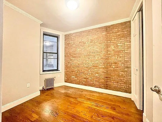 212 East 25th Street - Photo 2