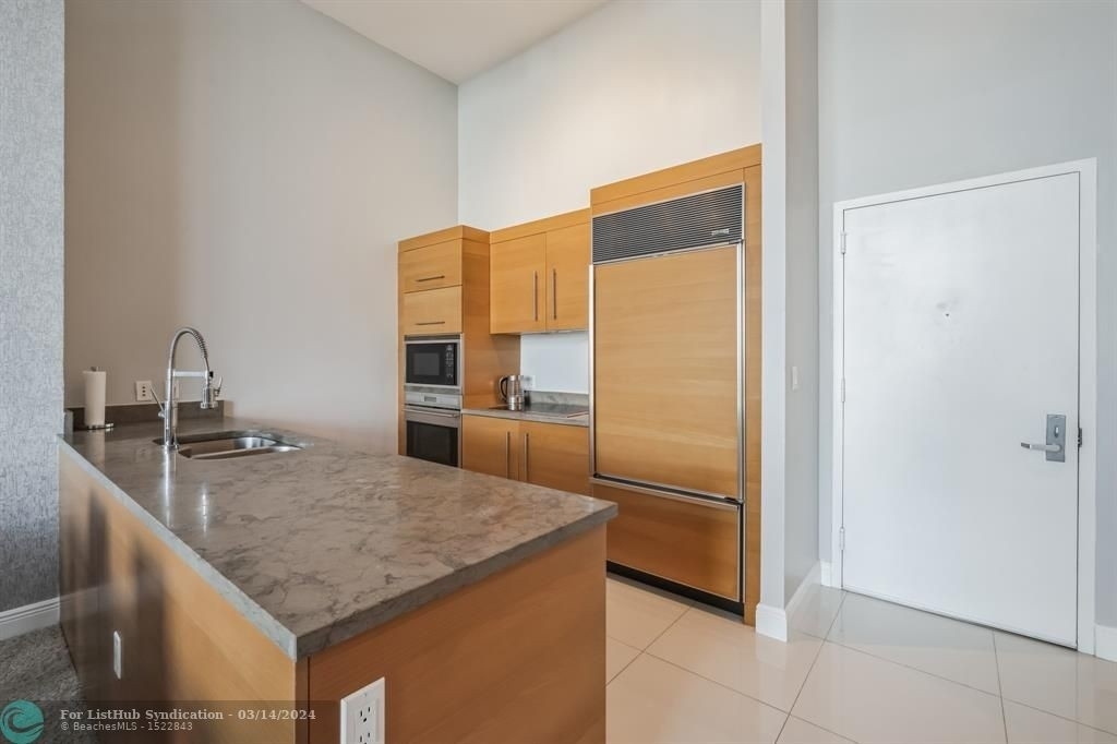 465 Brickell Ave - Photo 2