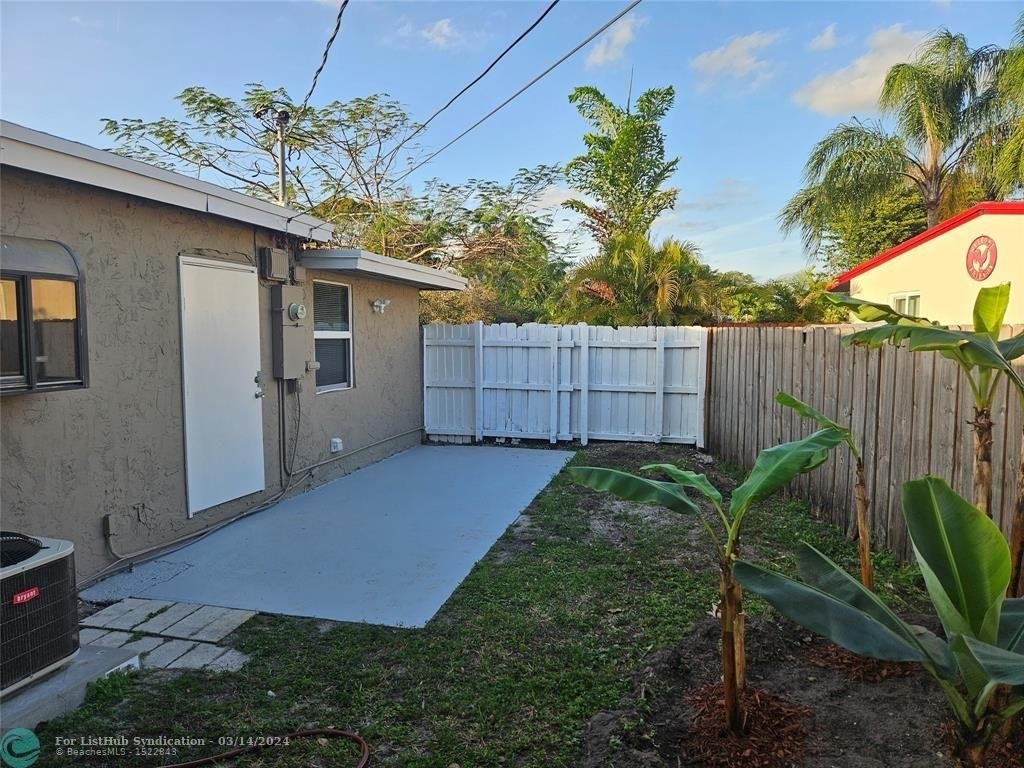 2586 Nw 58th Ave - Photo 6