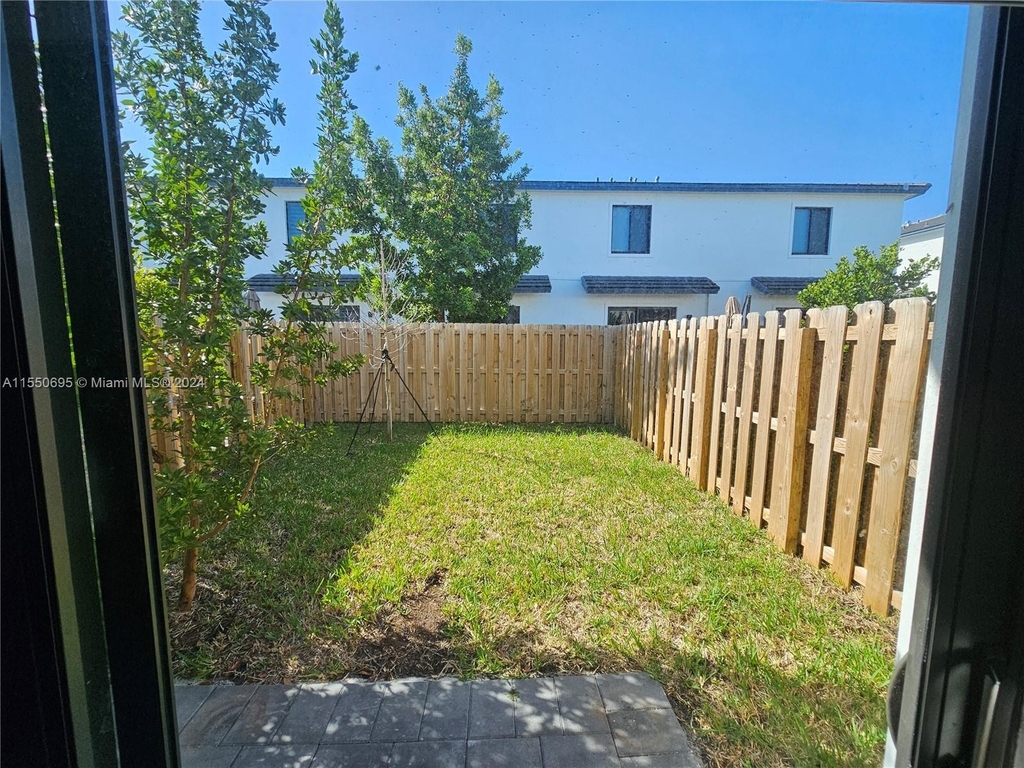 10824 Sw 232nd Ter - Photo 15