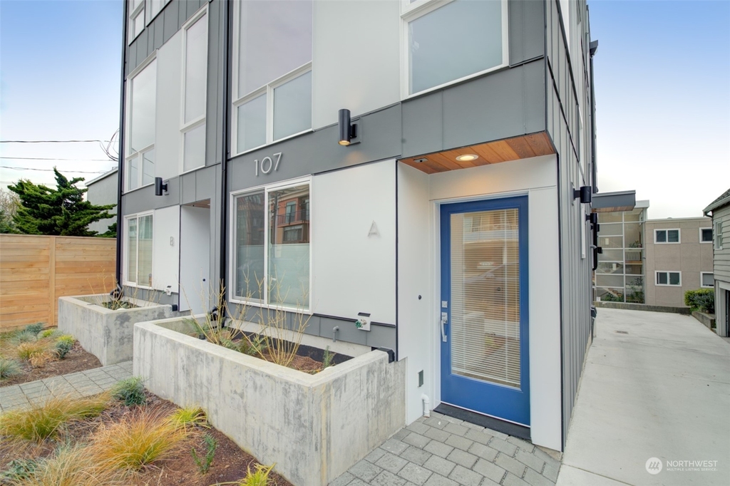 107 Aloha Street - Photo 1