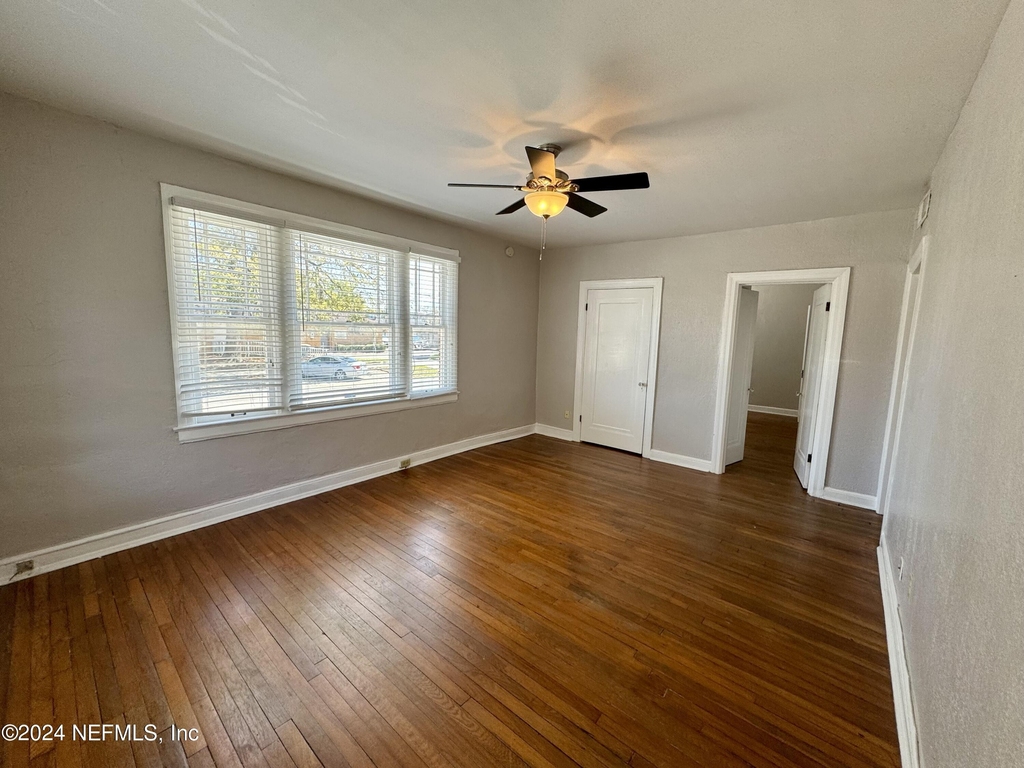 2504 Park Street - Photo 1