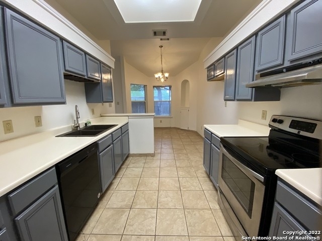 6817 Linkway Dr - Photo 2