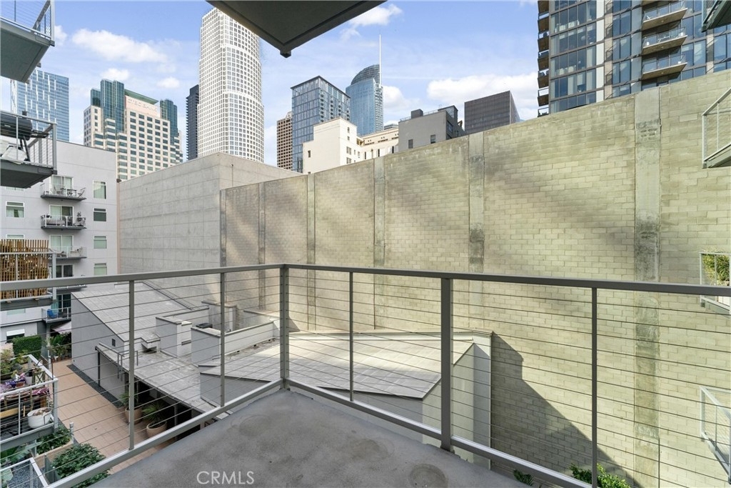 645 W 9th Street - Photo 20