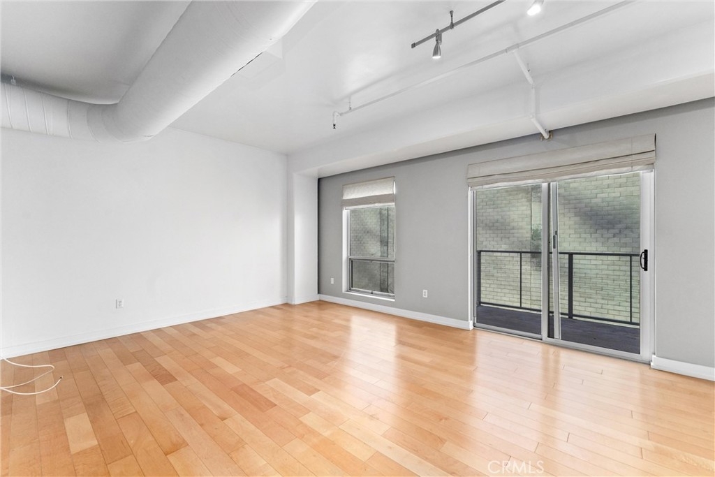 645 W 9th Street - Photo 21