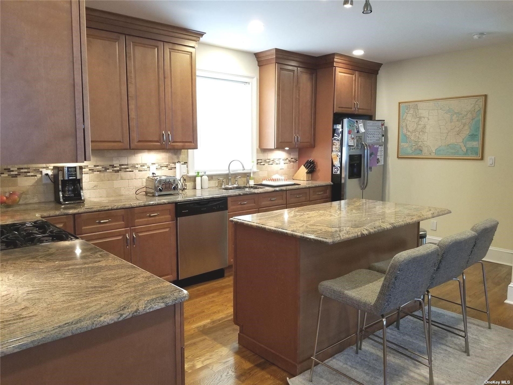 471 Webster Avenue - Photo 1