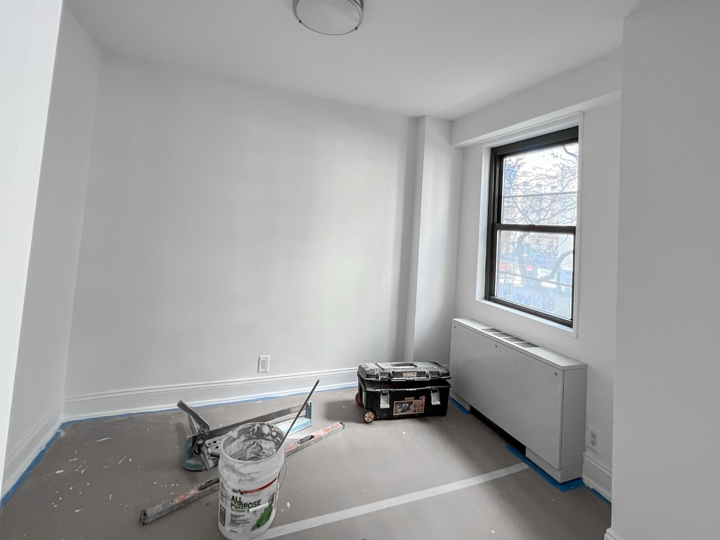 400 East 89th - Photo 2