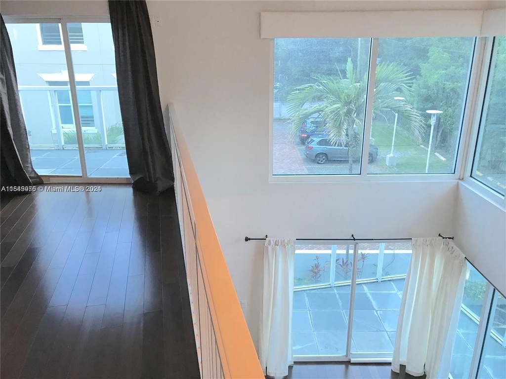 1528 Brickell Av - Photo 4