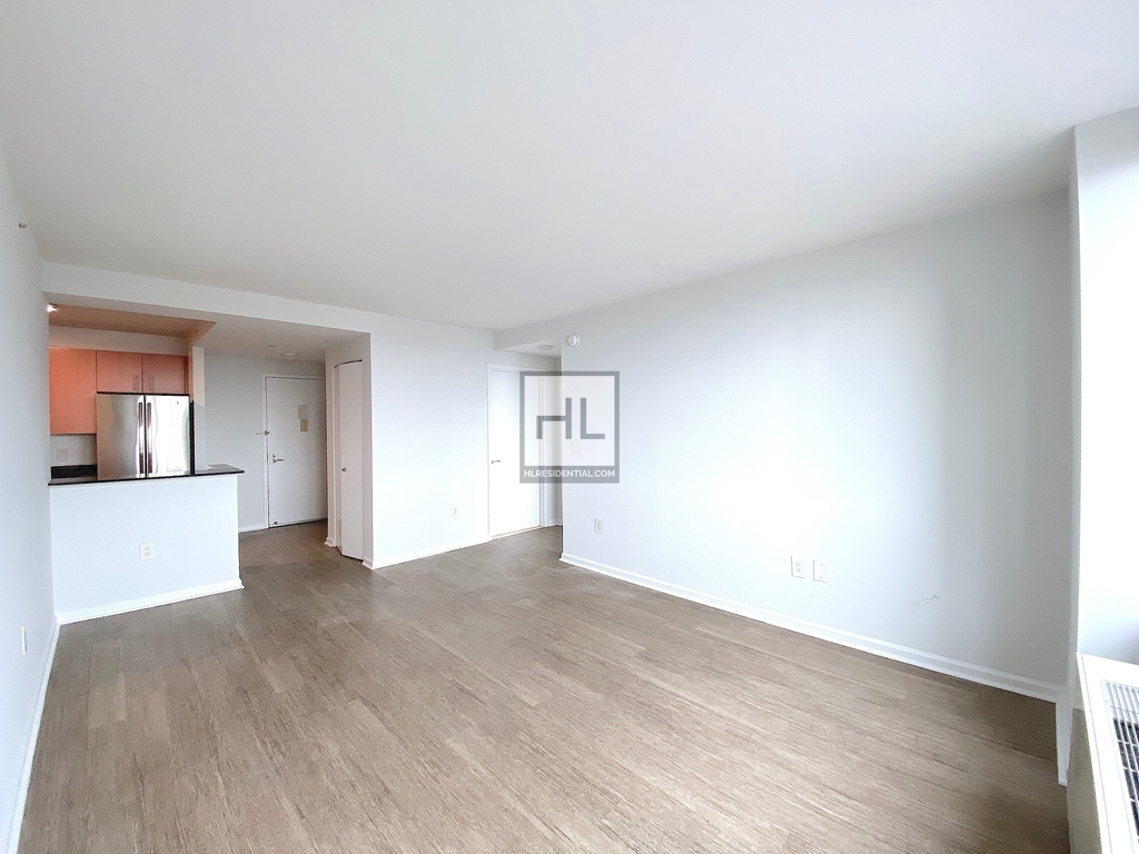 East 92 Street - Photo 1