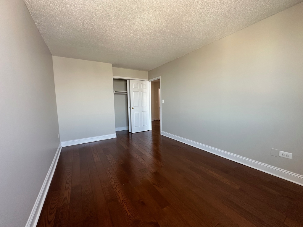 3333 Broadway - Photo 6