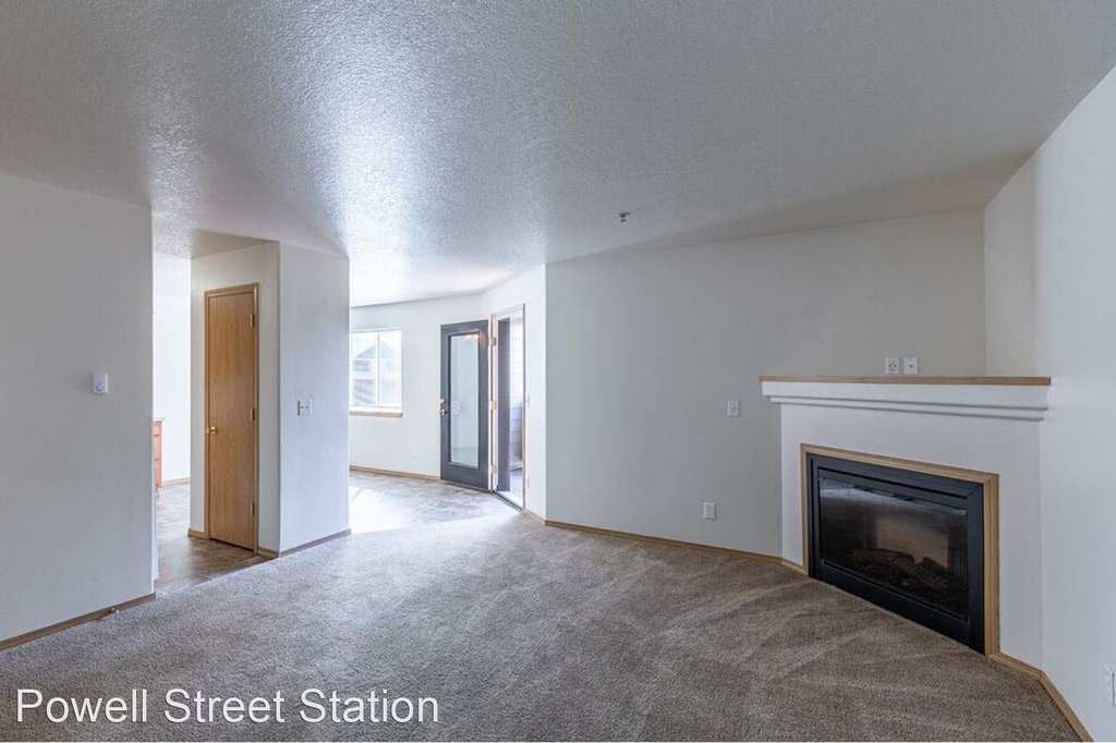 2948 W Powell Blvd - Photo 0