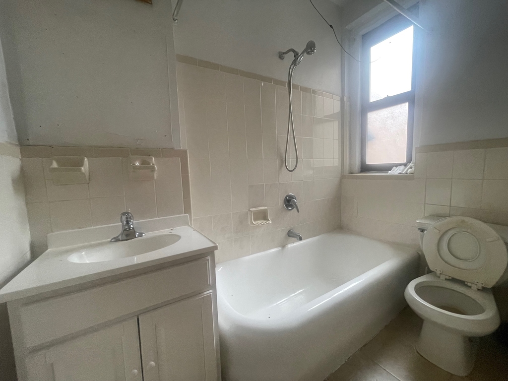 686 West 204th Street - Photo 2