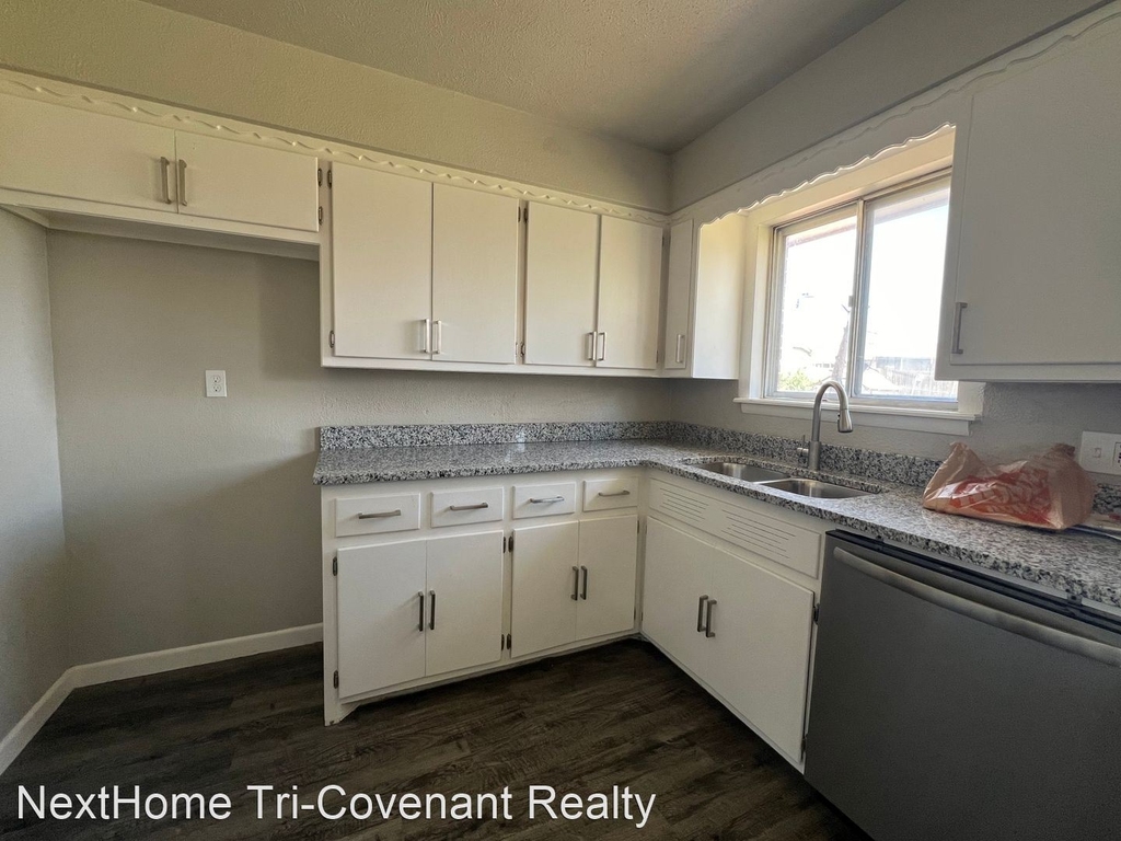 419 Nw 55th - Photo 2