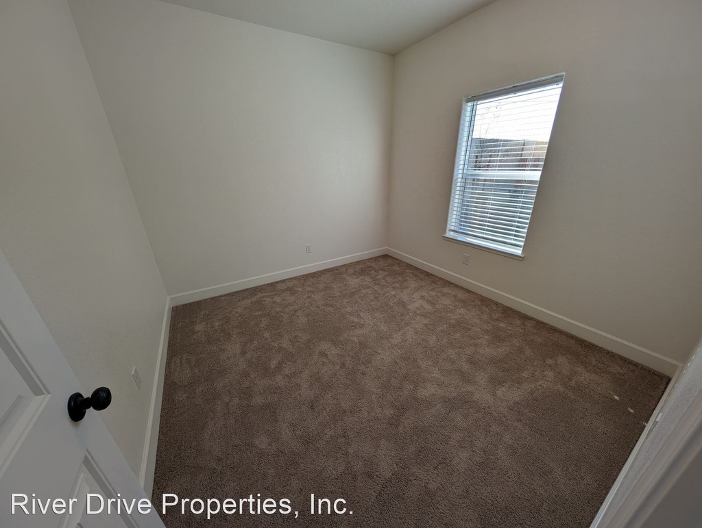 5062 Palisade Ave - Photo 2