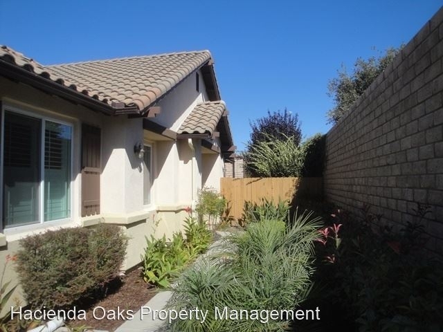 102 Marbella Way - Photo 1