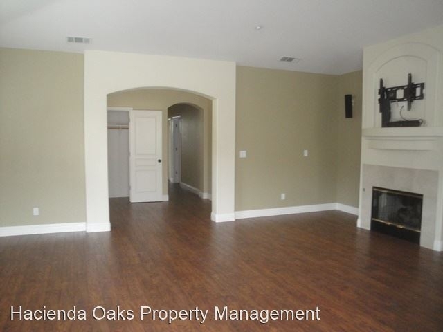 102 Marbella Way - Photo 2