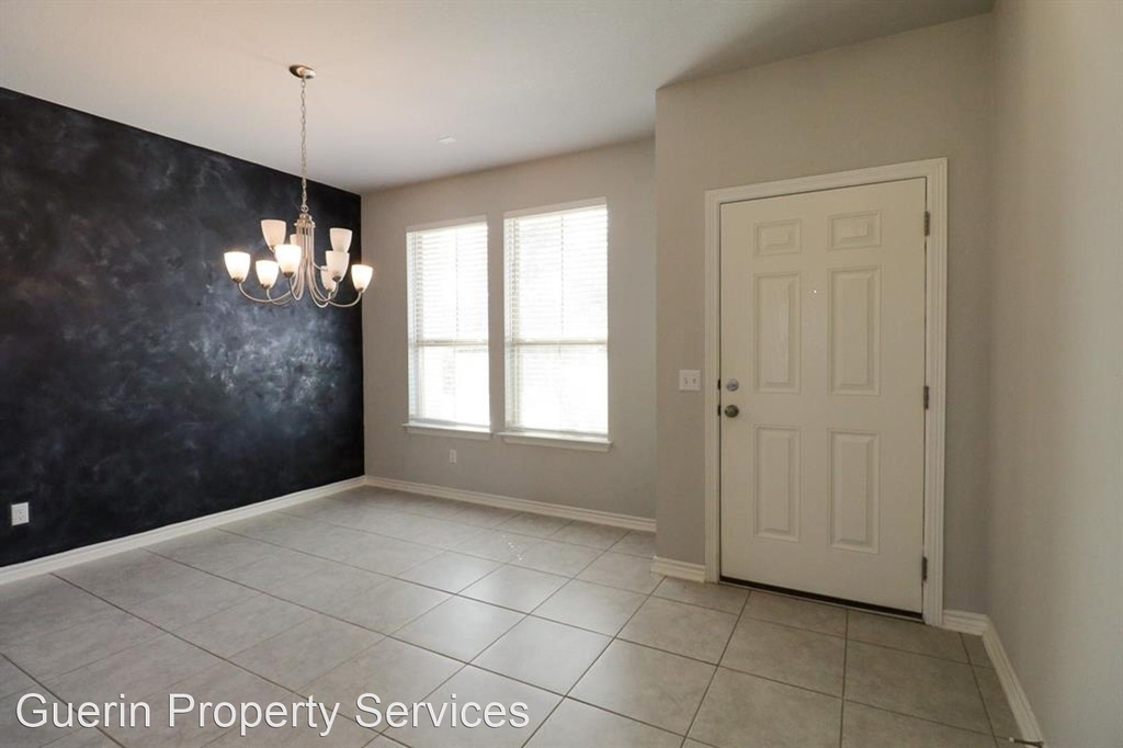 704 Hays Hill Drive - Photo 2