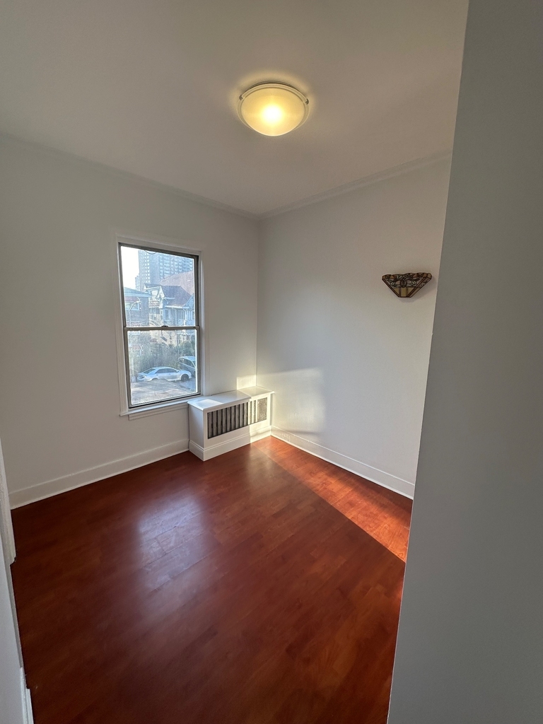 1789 Brooklyn Avenue - Photo 4