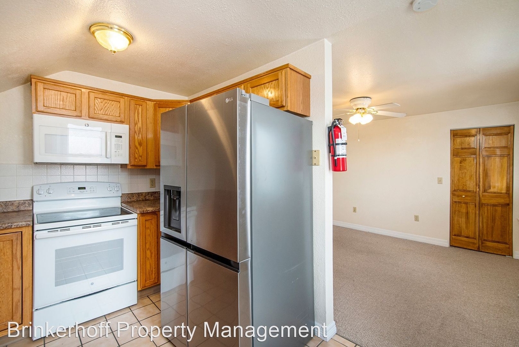 3914 Perry Street Unit B - Photo 3