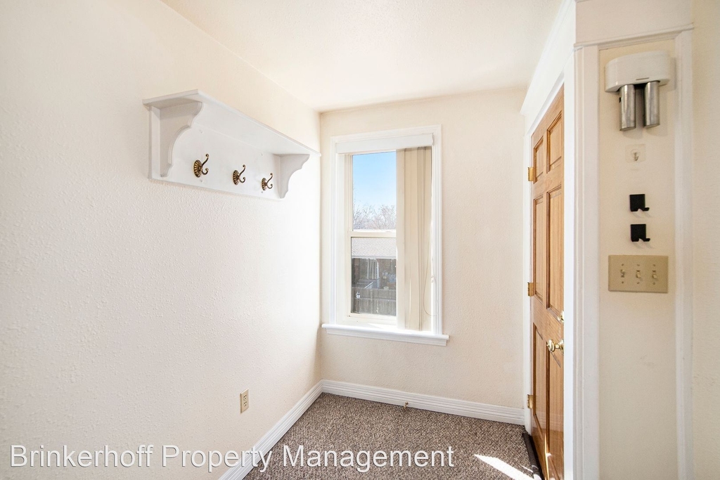 3914 Perry Street Unit B - Photo 1