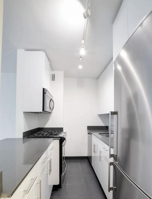 2nd Ave/32 - Photo 1