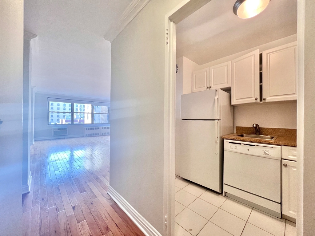 211 West 89th Street - Photo 4