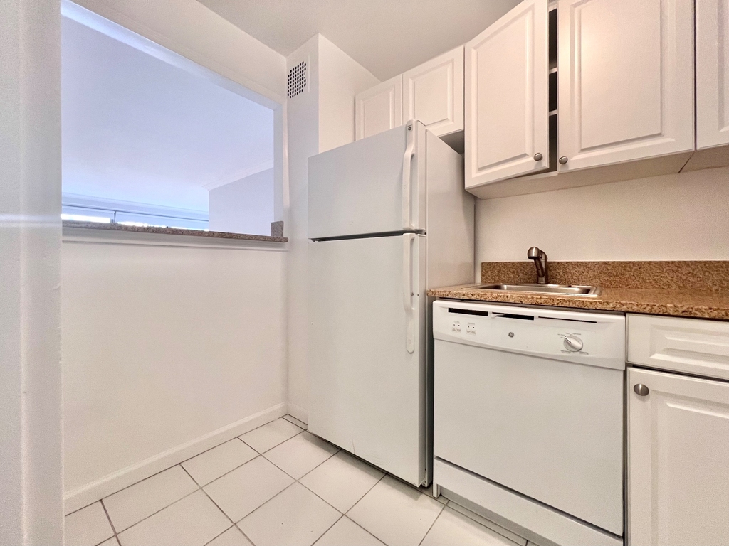 211 West 89th Street - Photo 6