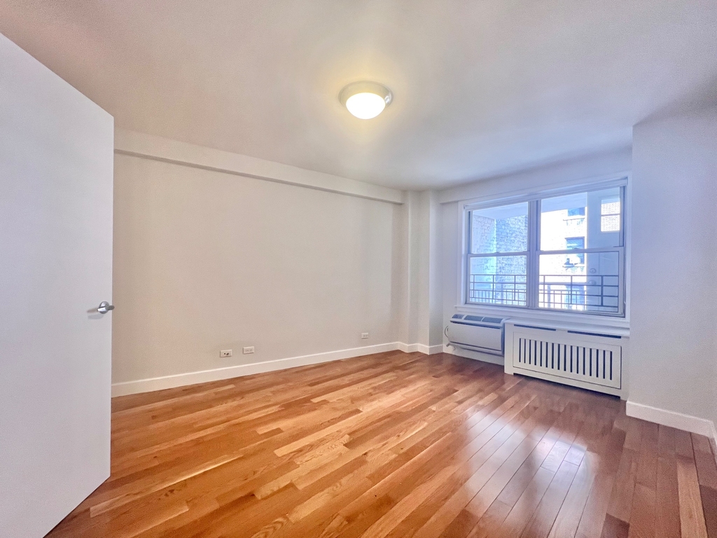 211 West 89th Street - Photo 11