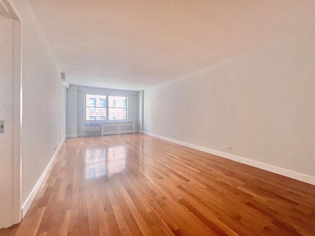 211 West 89th Street - Photo 6