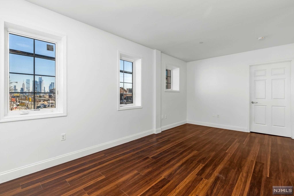 3100 Bergenline Avenue - Photo 4