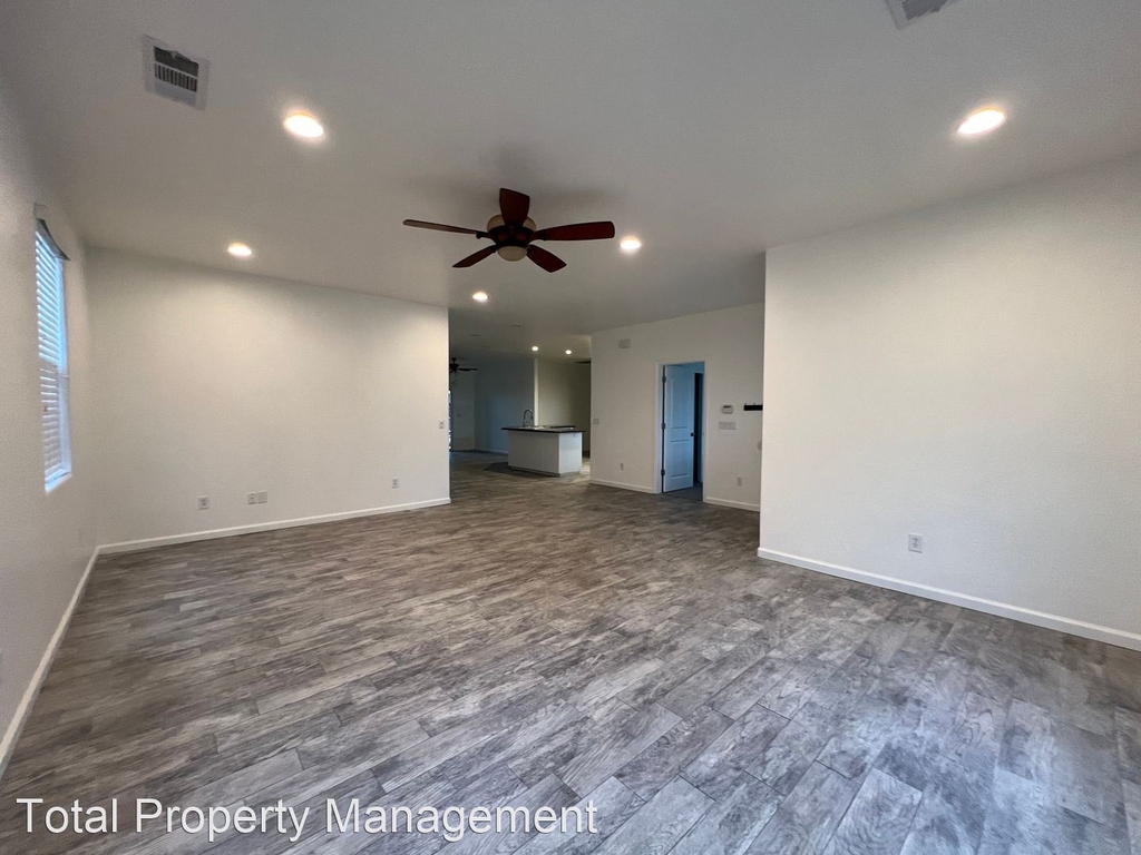 2724 Tecopa Ave. - Photo 3