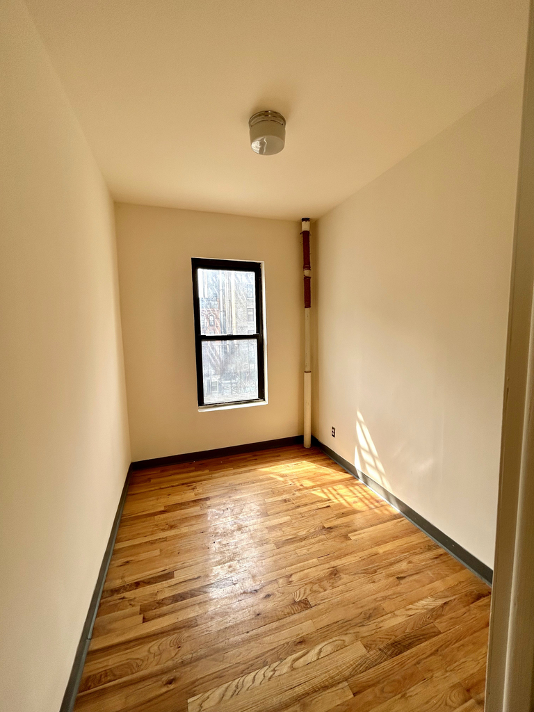 328 East 14th Street - Photo 2