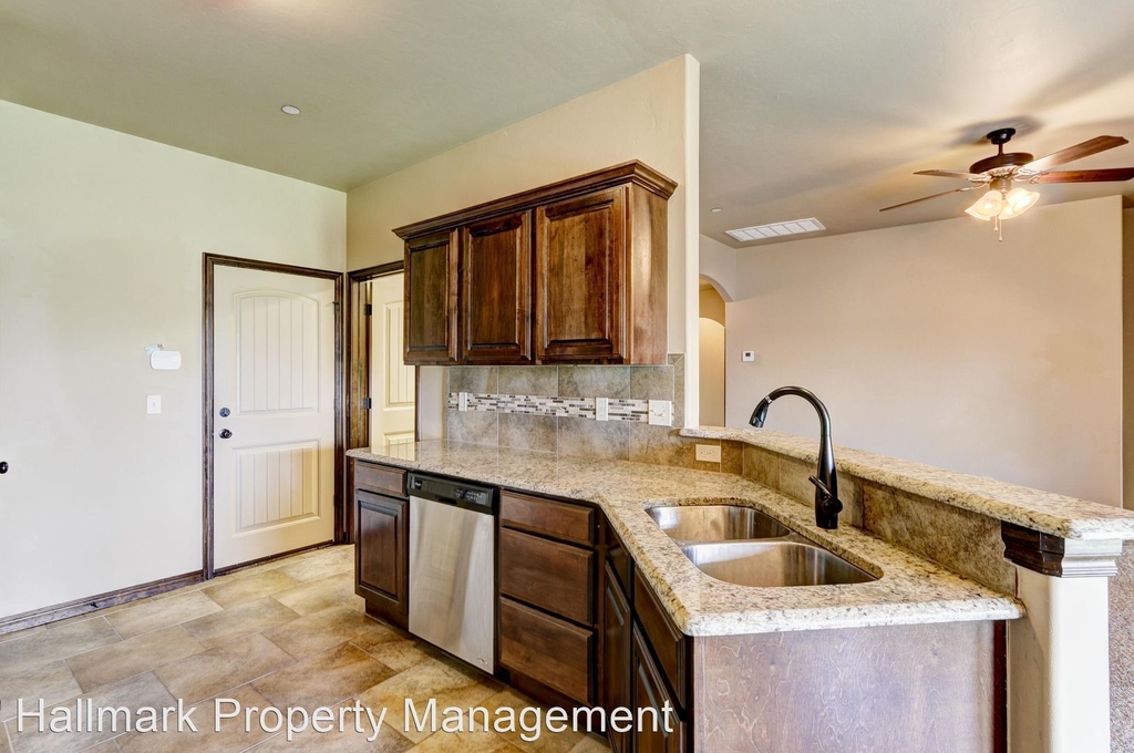 1545 Sw 96th Street - Photo 10