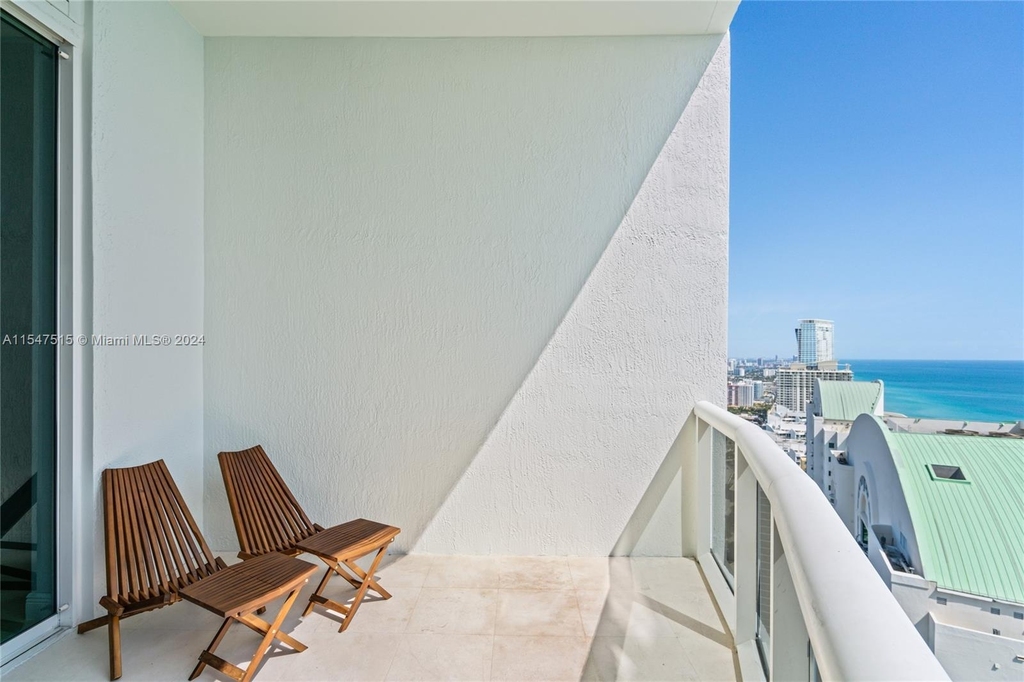 16001 Collins Ave - Photo 15