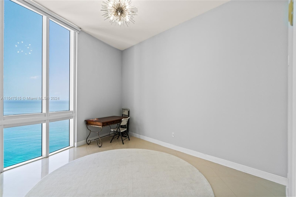 16001 Collins Ave - Photo 20