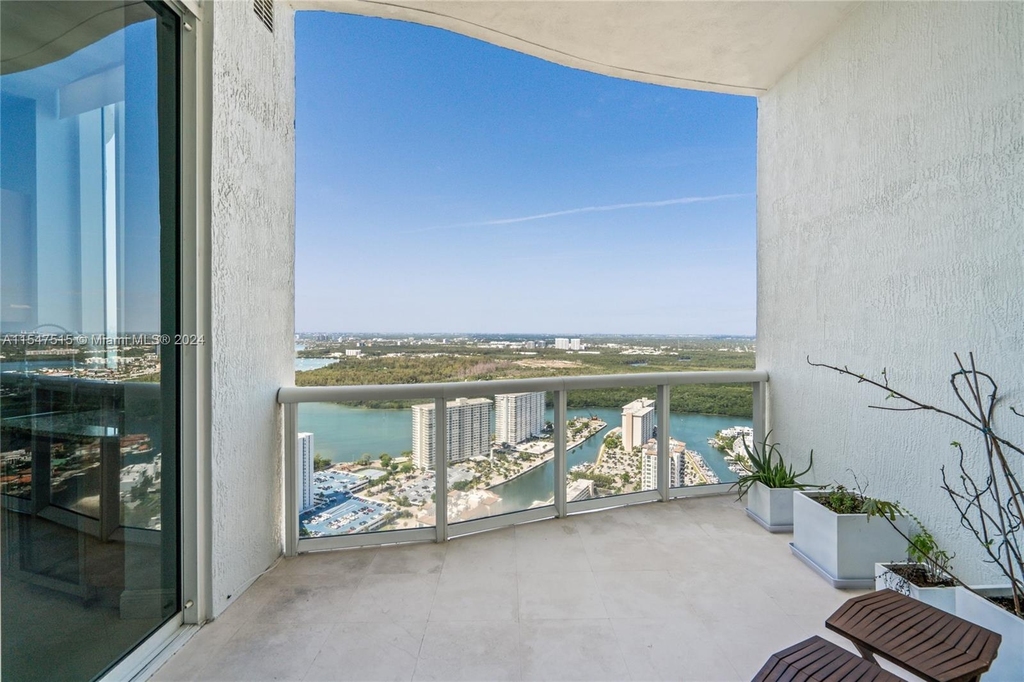 16001 Collins Ave - Photo 36