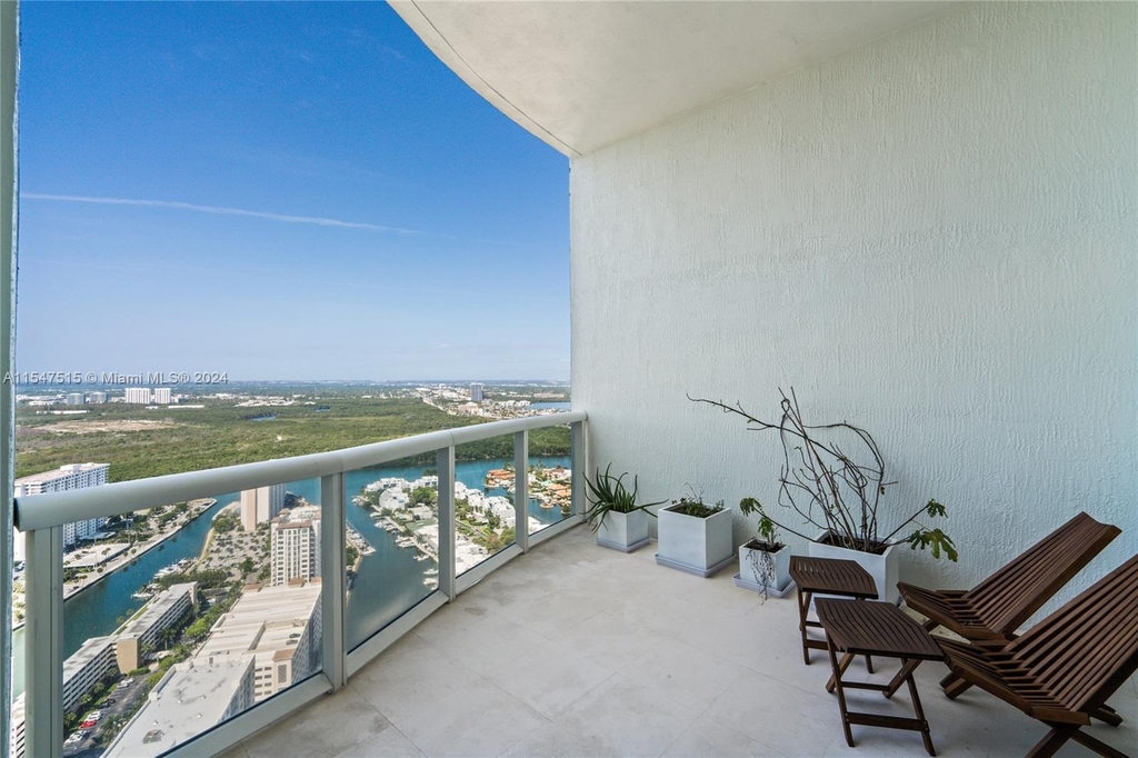 16001 Collins Ave - Photo 37