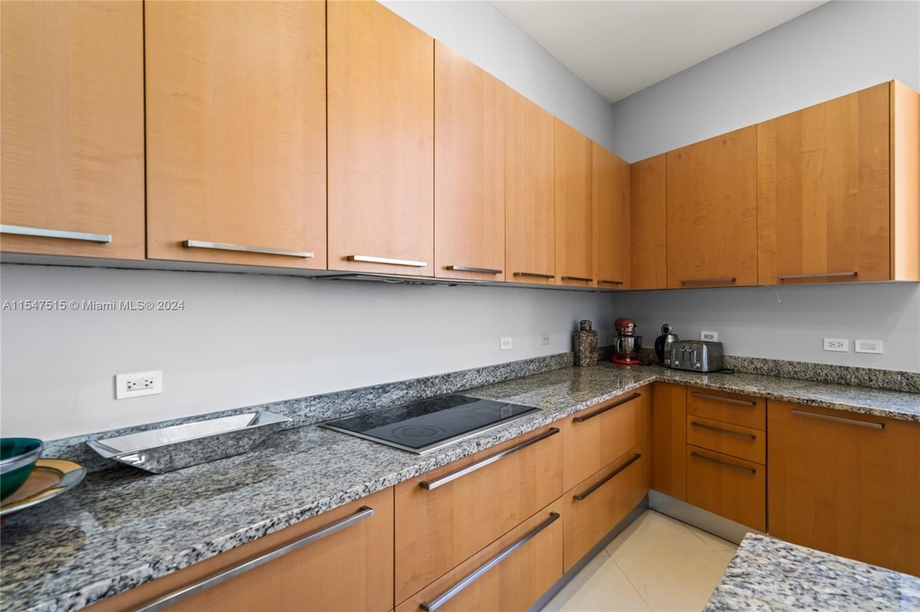 16001 Collins Ave - Photo 30